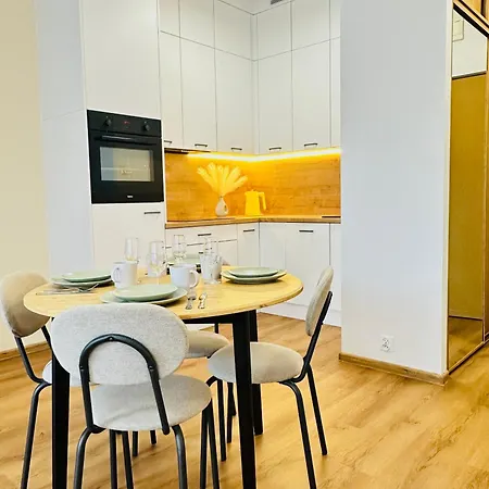 Garbary 71 Old Town Parking Apartment